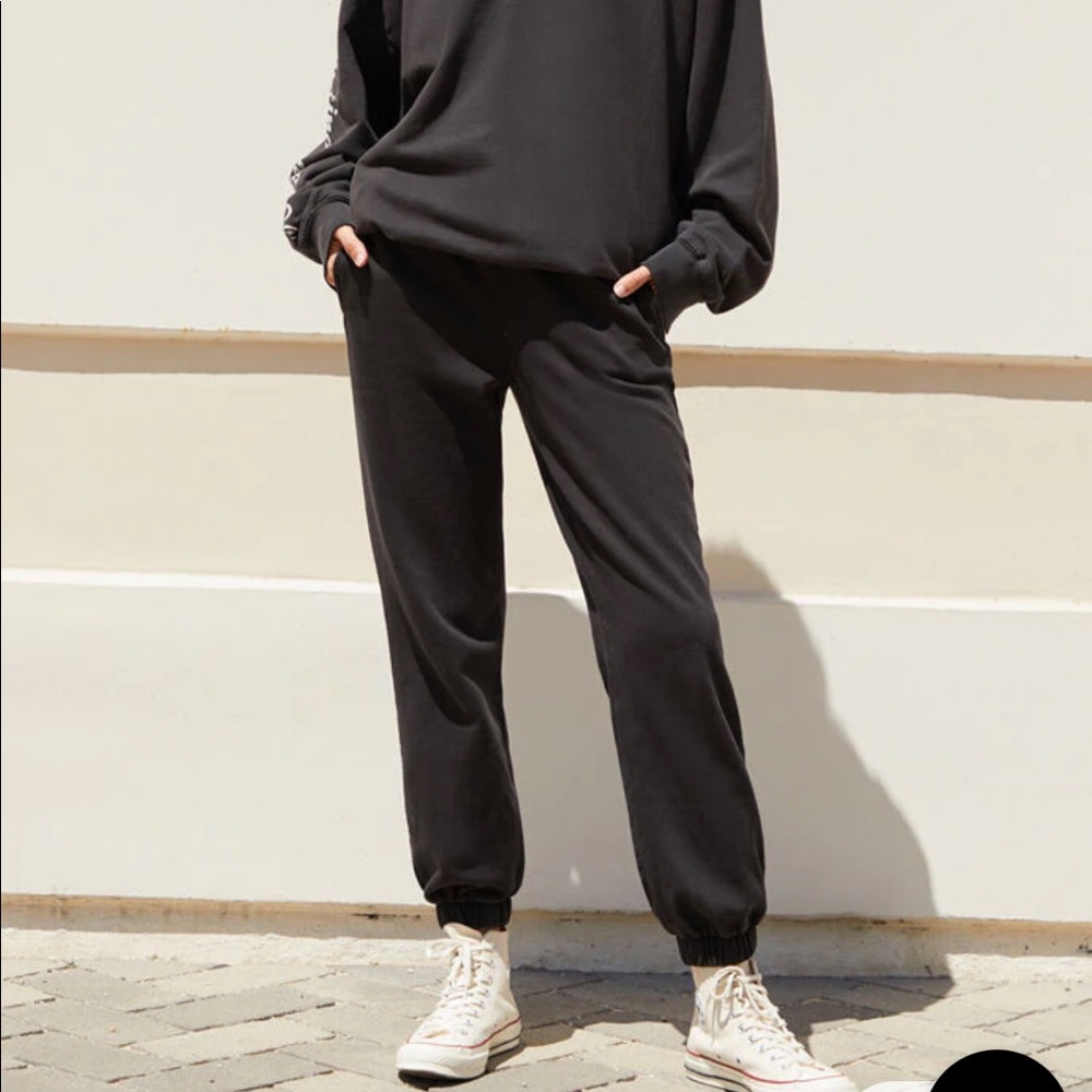 NEVER WORN BEFORE BRANDY MELVILLE SWEATPANTS!!!